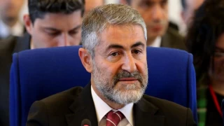 Şarkıcı Gülşen’e Bir Tepki de Bakan Nebati’den Geldi